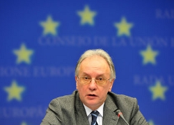 Мартынов обвинил ЕС в «дефиците демократии»