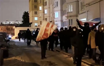 «Камвольщики» на марше в Минске рассказали, какая метаморфоза ждет узурпатора