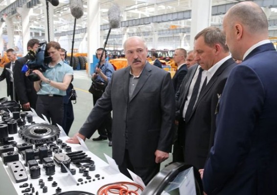Лукашенко: Мы должны за пятилетку прирасти хотя бы на 12 процентов по ВВП