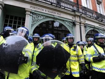 Число задержанных за беспорядки в Лондоне выросло до 214