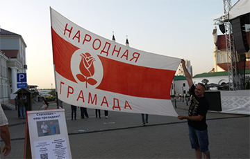 Фотофакт: Пикеты «Народной Грамады» по сбору подписей прошли в регионах Беларуси