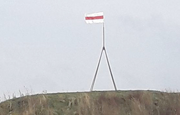 В самом историческом месте Волковыска появился национальный флаг
