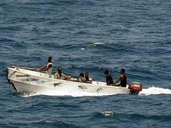 Сомалийские пираты впервые захватили судно у берегов Омана