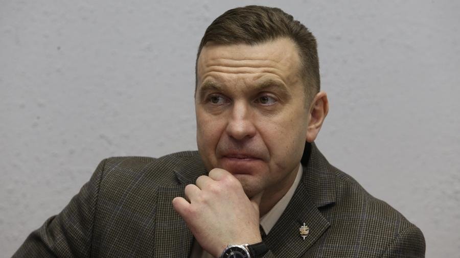 Николай Карпенков хочет выдать летальное оружие дружинникам для борьбы с протестующими