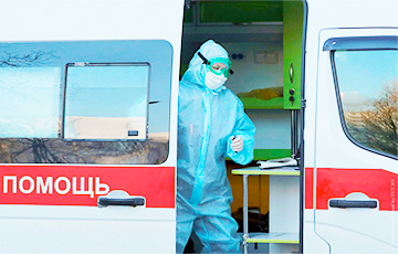 Врачи борются с коронавирусом в разных регионах Беларуси