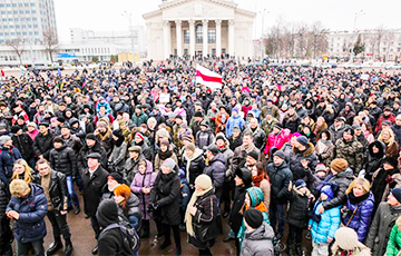 Рассерженные белорусы и революция
