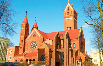 Католический костел в Беларуси призвал остаться на Пасху дома
