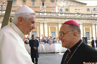 Бенедикт XVI назначил митрополита Кондрусевича членом Папского совета справедливости и мира