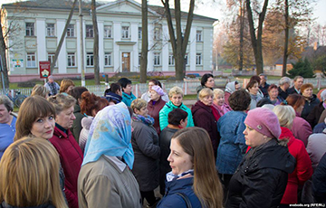 Жители Богушевска вышли на стихийный протест