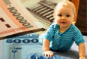 В Беларуси в 2013 году изменят механизм расчета пособий по уходу за ребенком до трех лет