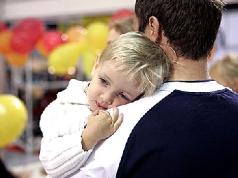Более 2 тысяч белорусских отцов находятся в отпуске по уходу за ребенком