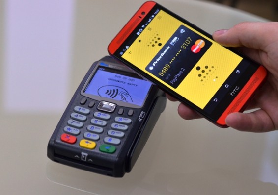 Приорбанк запустил проект по выпуску бесконтактных банковских карточек в мобильном телефоне