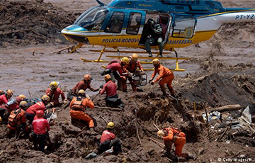 Прорыв плотины в Бразилии: спасатели обнаружили тела 110 погибших
