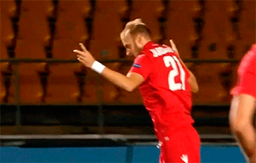 Защитник сборной Беларуси Бордачев забил гол Казахстану и отпраздновал его знаком Victory
