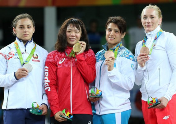 Мария Мамошук завоевала первую для страны медаль Игр в женской борьбе