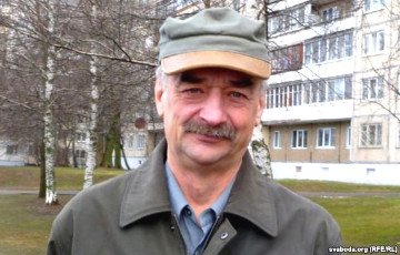 Михаил Жемчужный получил книги от Светланы Алексиевич