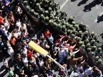 В Урумчи произошли столкновения протестующих с полицией
