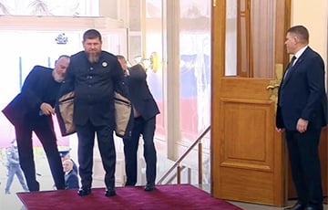 Кадырова на «инаугурации» Путина держали под руки