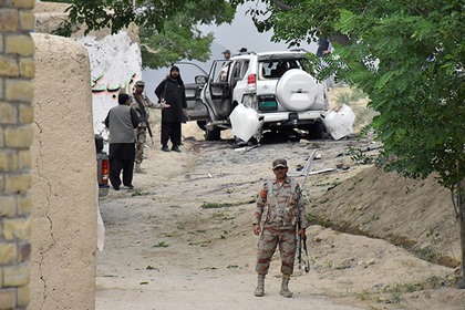 При атаке на конвой пакистанского сенатора погибли 25 человек