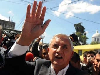 Экс-генерал победил на президентских выборах в Гватемале