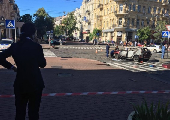 Украинские СМИ: в машину Шеремета была заложена взрывчатка для убийства только водителя