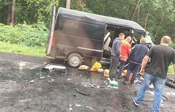 Во Львовской области в ДТП попал микроавтобус с белорусами