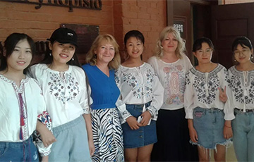 Для китайских студенток в минском магазине искали беларусскоязычную сотрудницу