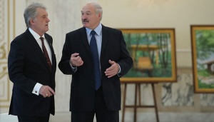 Лукашенко напомнил Ющенко про оружие из Украины