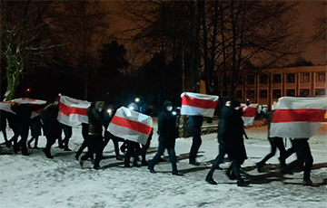 Жители Новополоцка вышли на вечерний марш