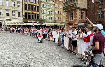 Яркая акция солидарности с белорусами прошла во Вроцлаве