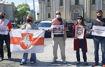 Белорусы Литвы вышли на акцию в поддержку главы стачкома «Беларуськалия»