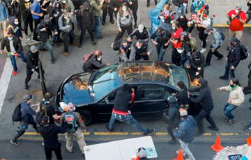 В США автомобиль въехал в толпу людей: пострадали 23 человека