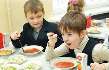 Стало известно, чем будут кормить школьников в Минске с 1 сентября