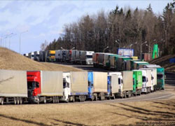 Очереди на границе Беларуси и Литвы не уменьшаются