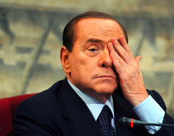 Выборы в Италии: Берлускони требует пересчета голосов