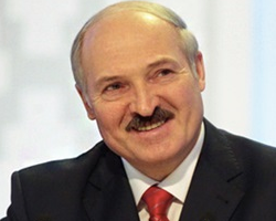 Лукашенко готов помочь вернуть в Украину Януковича