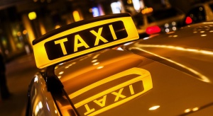 Госконтроль обвинил столичных таксистов в неуплате налогов на 700 тысяч рублей