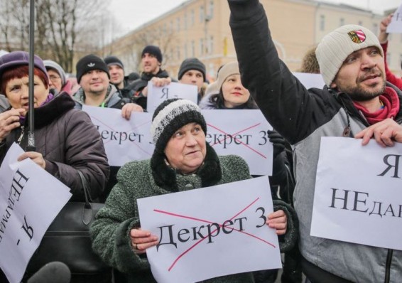 С начала марта в Беларуси за акции протеста задержали более 100 человек