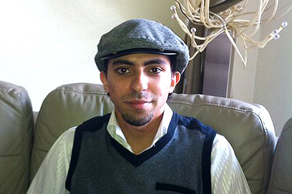 Блогера приговорили к 10 годам тюрьмы и 1000 ударам плетью за критику ислама