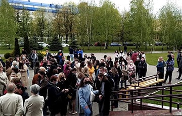 Сотни человек пришли поддержать фигурантов «дела студентов» в Минске