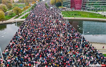 Год назад на улицы Минска вышли более 200 тысяч человек
