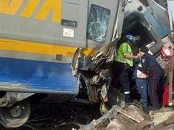 Три человека погибли при крушении поезда в Канаде