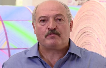 Парижанки назвали Лукашенко одиноким пчеловодом из провинции