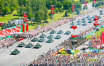 Белорусы требуют отменить военные парады в Минске