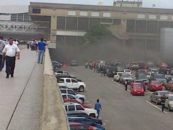 Пожар нарушил работу международного аэропорта столицы Венесуэлы