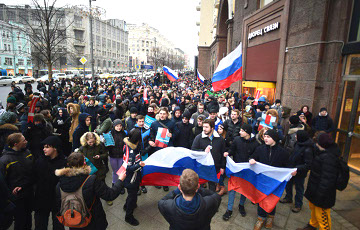 В Челябинске на митинг за выборы вышли сотни человек