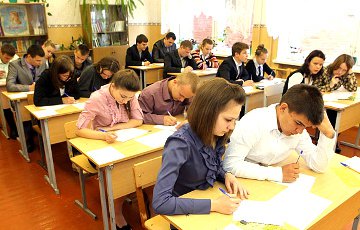 Парадокс белорусских школ: учить - не главная задача учителя