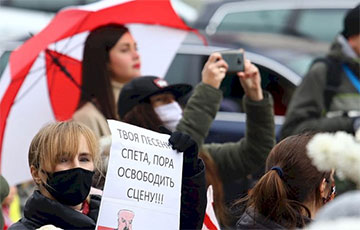 (Онлайн) В Минске проходит Женский марш солидарности с бастующими