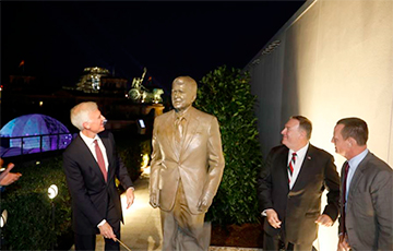 В Берлине установлен памятник Рональду Рейгану