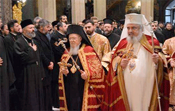 Томос об автокефалии передают Украинской православной церкви: прямая трансляция